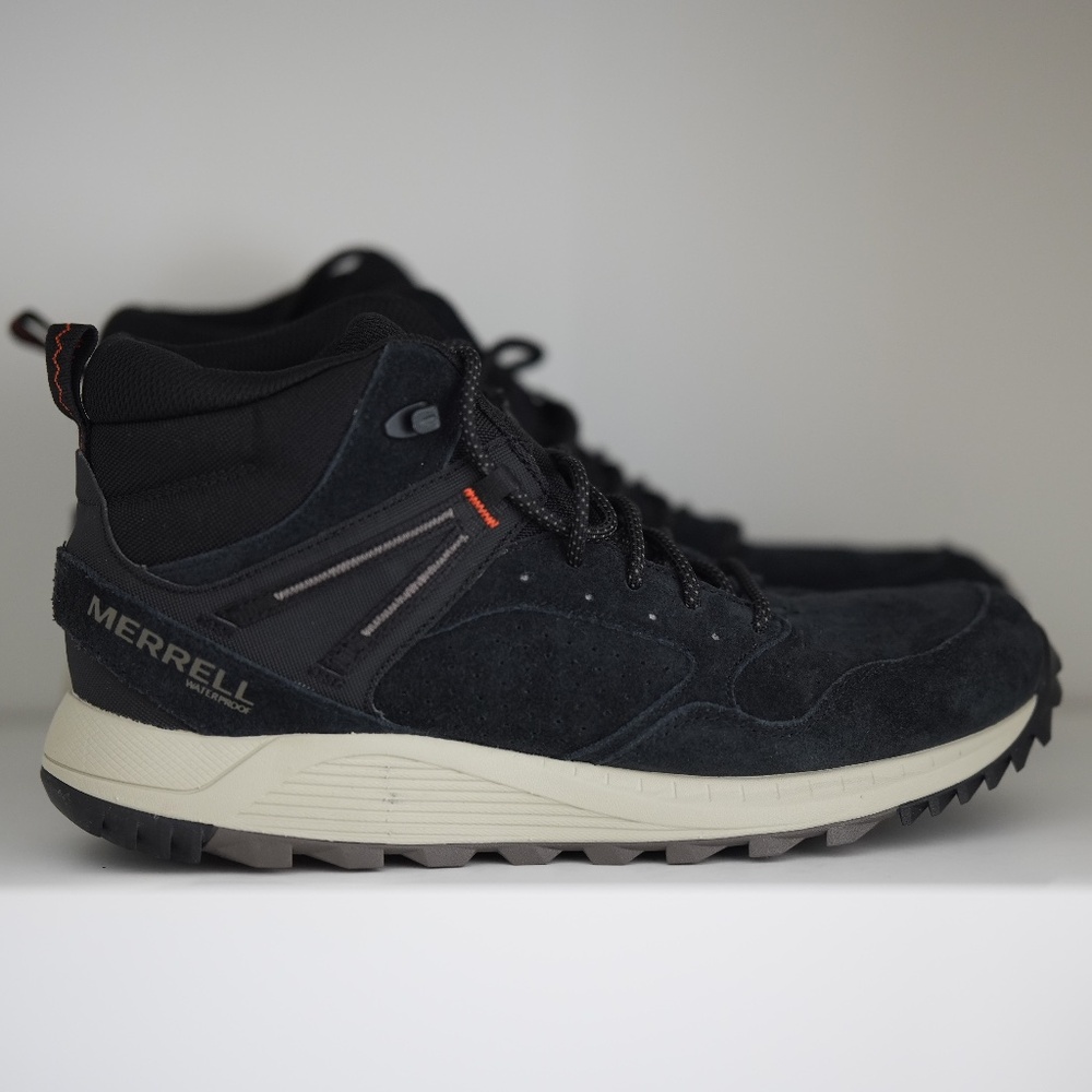 Merrell Mens Wildwood Mid Leather WP Boots  Black Leather Suede US 10.5 EU 44.5